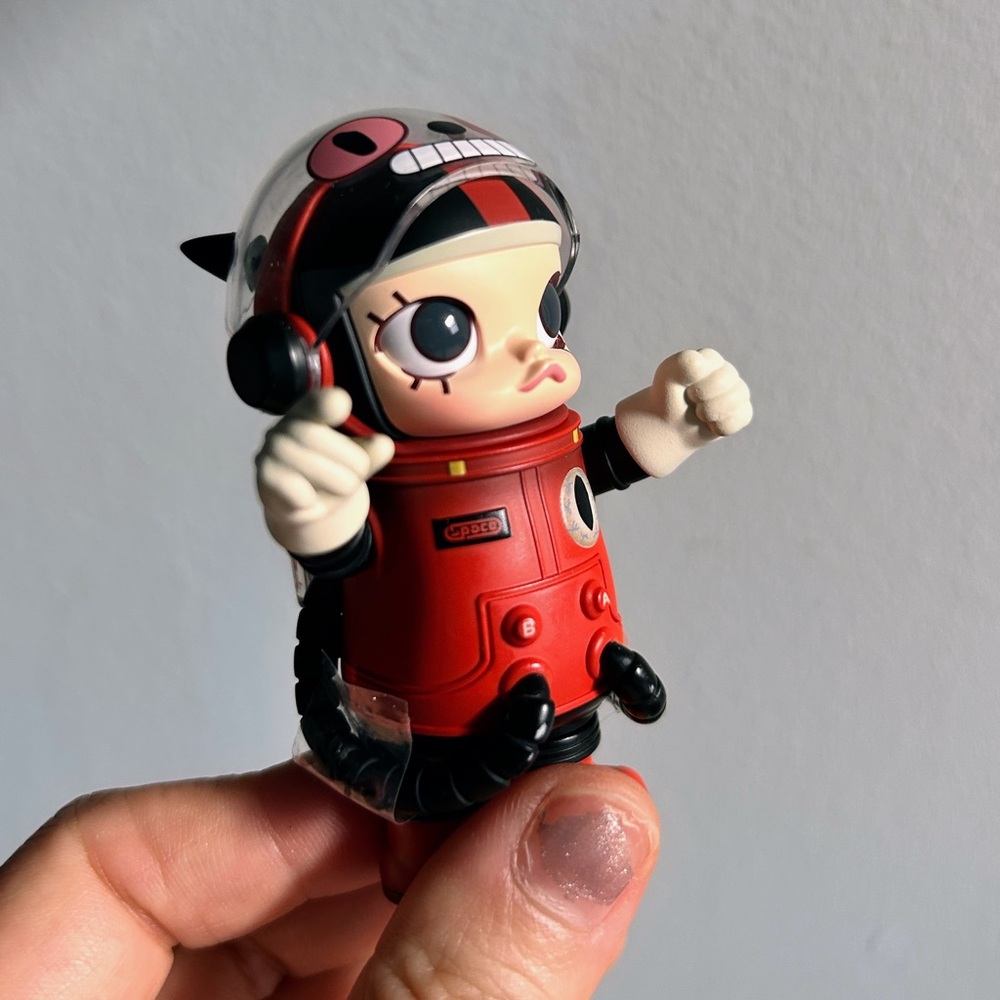 Pop Mart figurine_ Space Molly